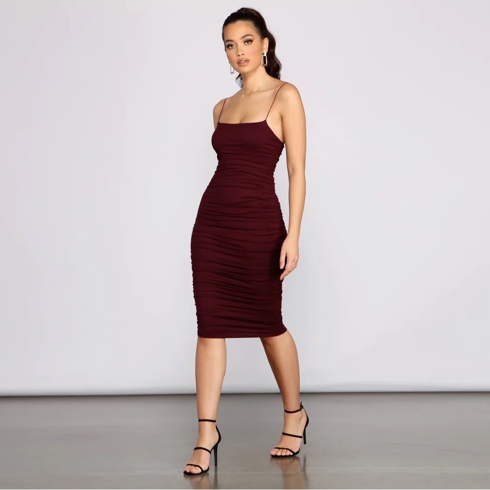 Small Windsor Heart of glam burgundy dress